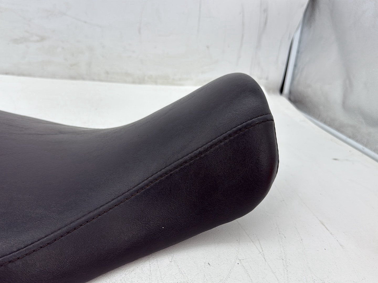 2009 Harley Sportster 883 Low XL883L OEM Rider Driver Solo Seat Pillion