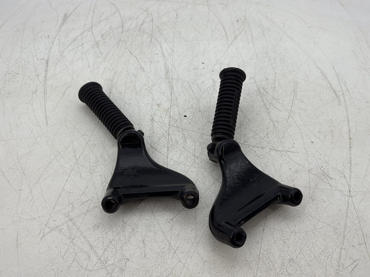 2004 Harley Sportster XL883C 883 Custom OEM Passenger Left & Right Foot Pegs