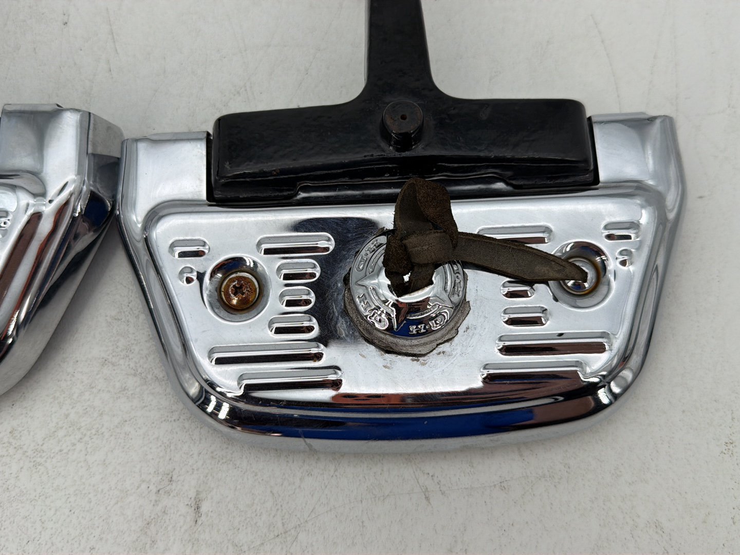 1984 - 1998 Harley-Davidson Touring Electra Glide Classic Left & Right Passenger Floorboard Foot Rest