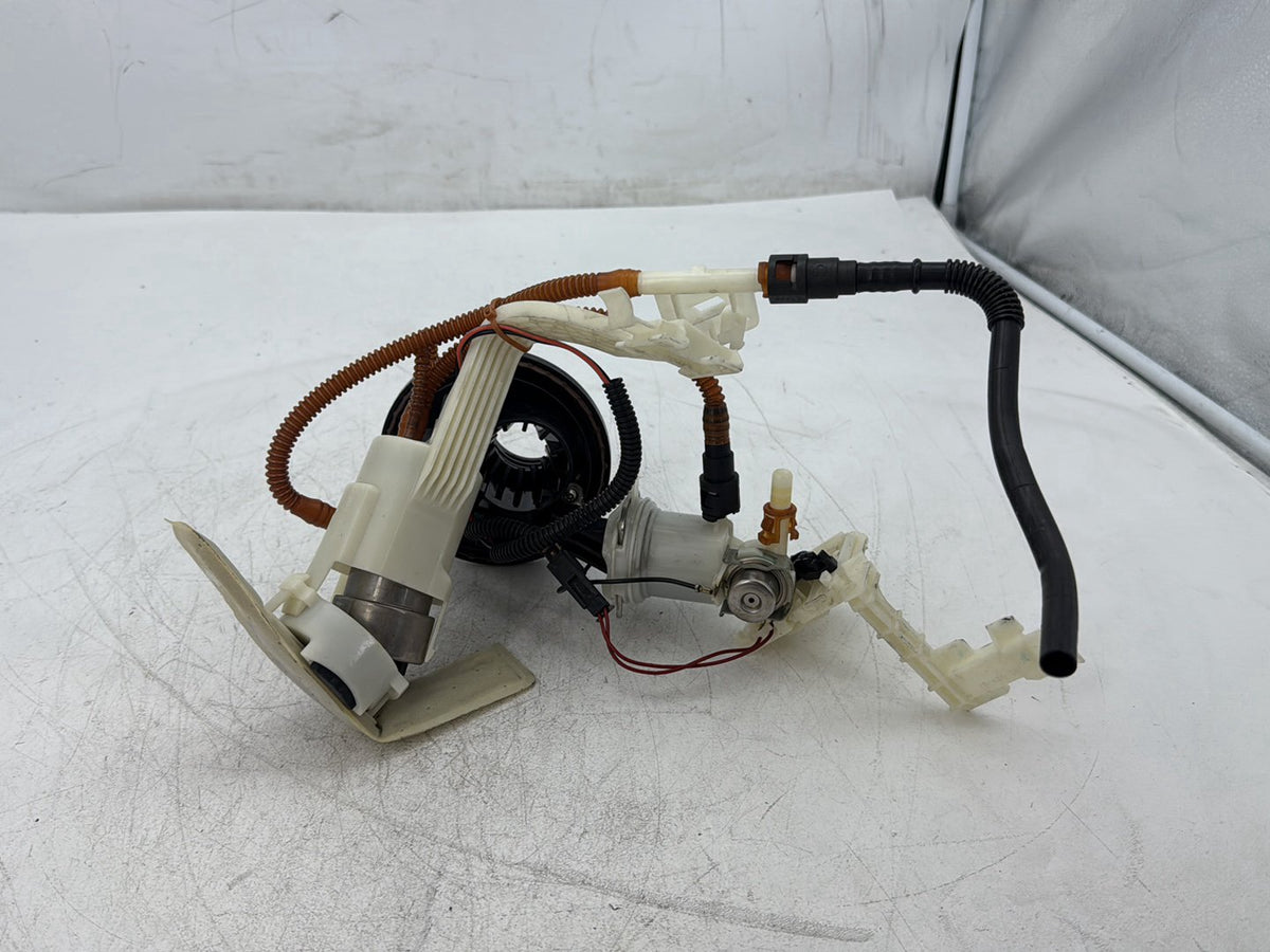 13 Harley Electra Glide Touring Ultra OEM Fuel Pump Gas Gasoline Petrol Sending