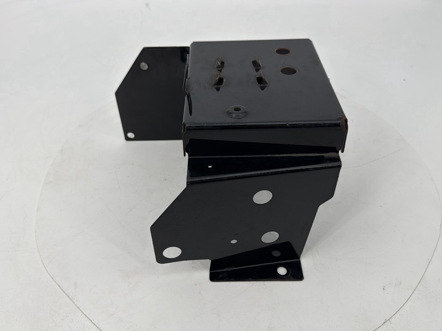 1999 - 2006 Harley-Davidson Touring Electra Glide Battery Tray Bracket Holder Carrier 	66281-02A
