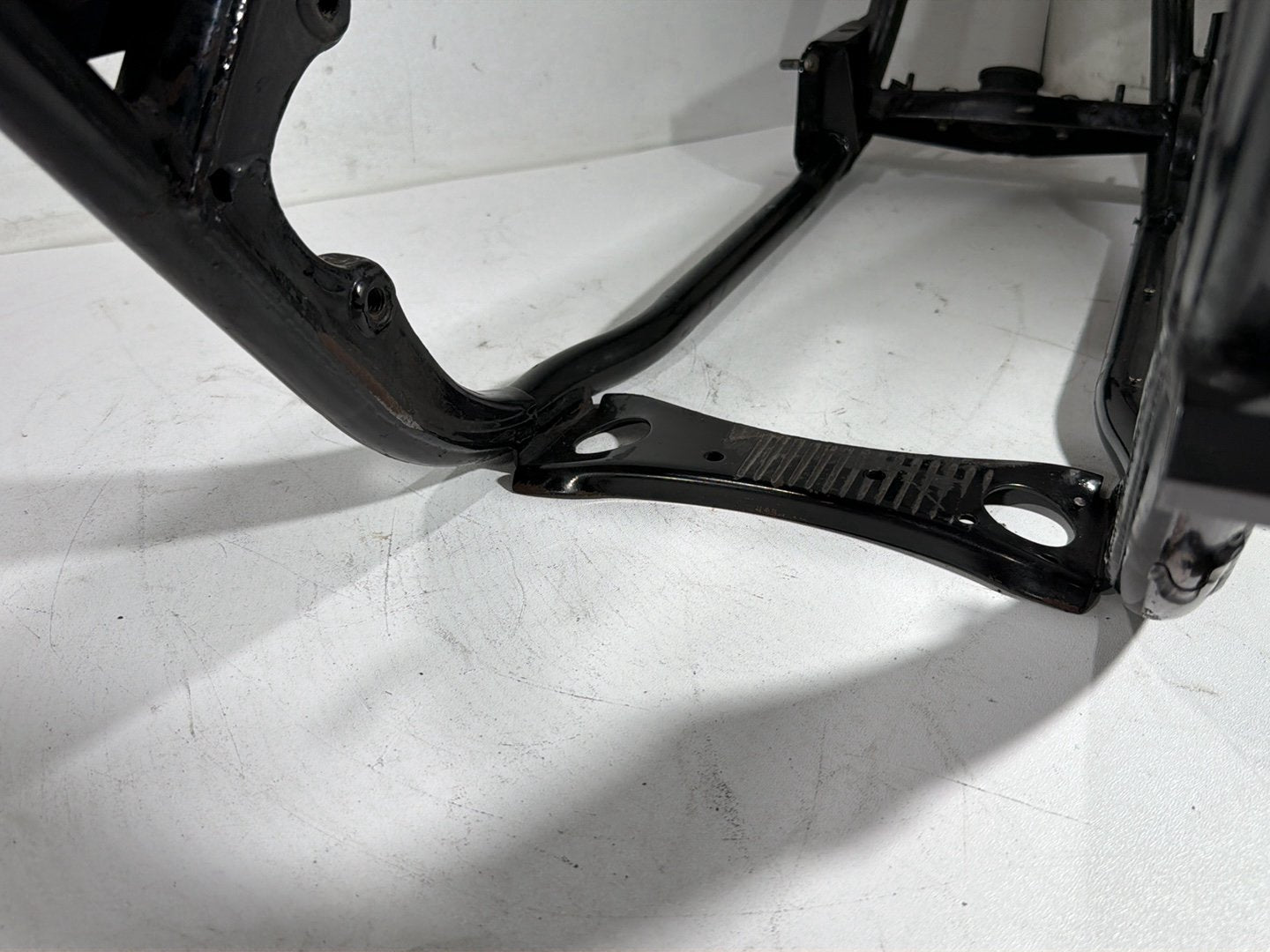 2000 Harley Electra Glide Touring Ultra FLHTCUI OEM Body Main Frame Chassis SLVG