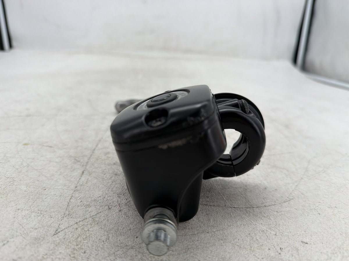 2009 Harley Dyna Street Bob FXDB OEM Front Right Brake Lever Master Cylinder