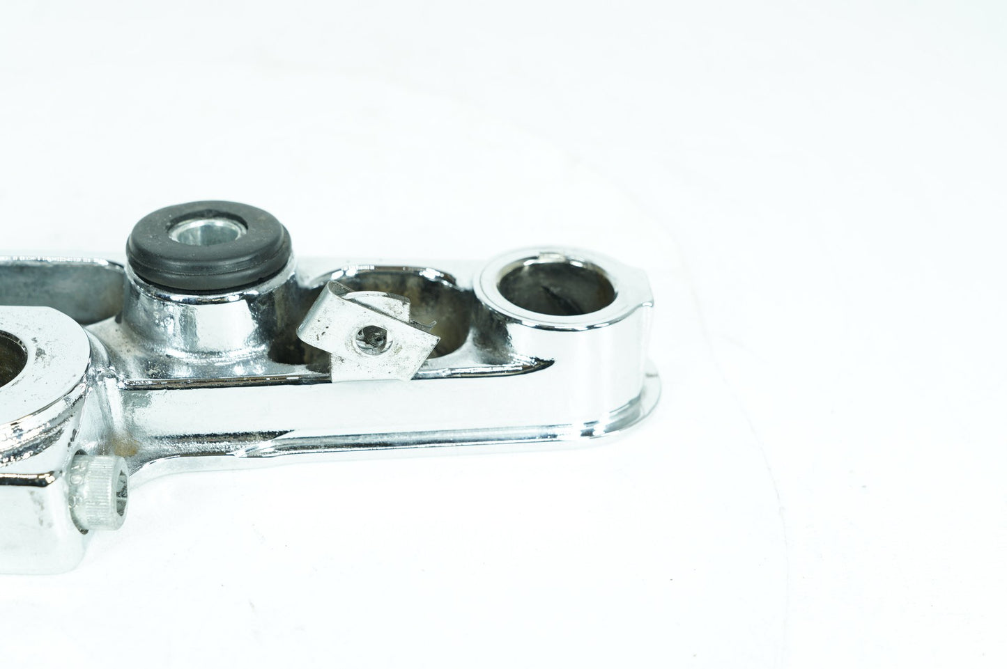 1999 - 2006 Harley-Davidson Softail Deluxe Front Fork Upper Triple Tree Bracket  	45456-86A