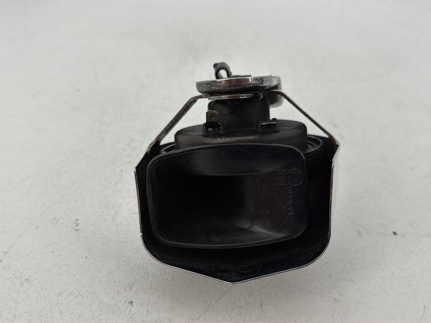 1984 - 1998 Harley-Davidson Touring Electra Glide Classic Horn Signal Klaxon Chrome Cover 69012-93A