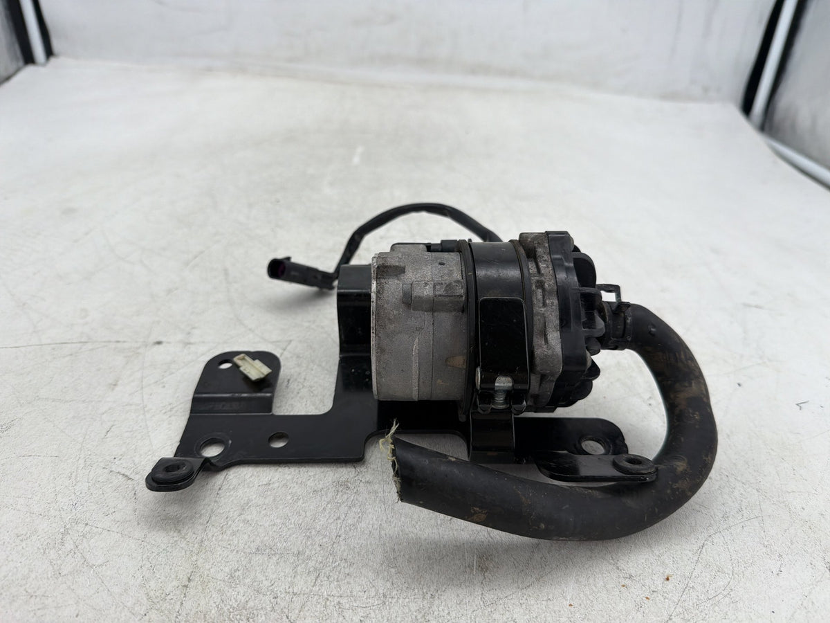 2015 Harley Electra Glide Touring Ultra Engine Coolant Motor Water Pump