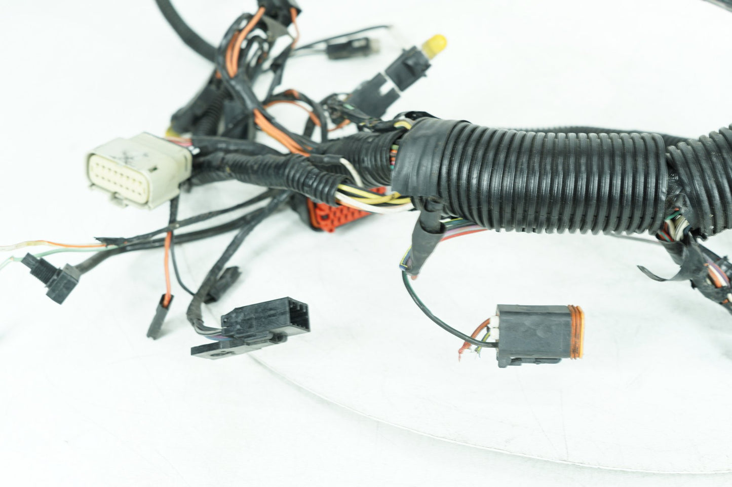 2007 - 2012 Harley-Davidson Touring Street Glide Front Sub Wiring Harness Loom Interconnect  	70232-08
