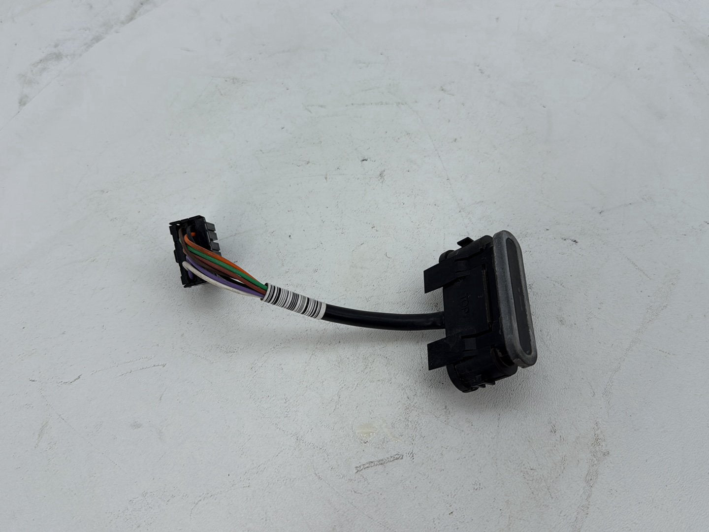 2007 Harley Street Glide Touring FLHX OEM Dash Indicator Lamp Wire Plug 68789-96A