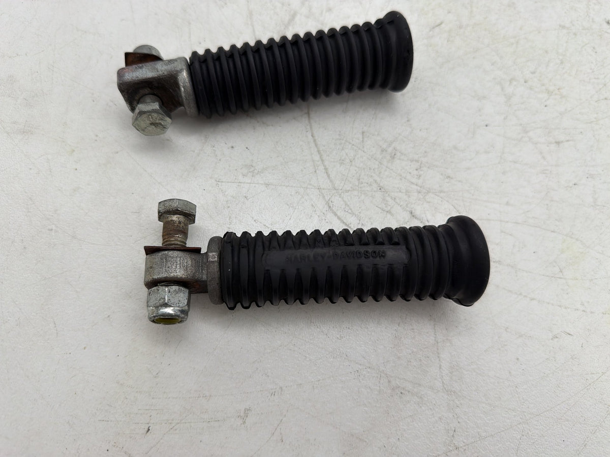 2006 Harley Softail Deuce FXSTDI OEM Left & Right Step Foot Rest Pegs