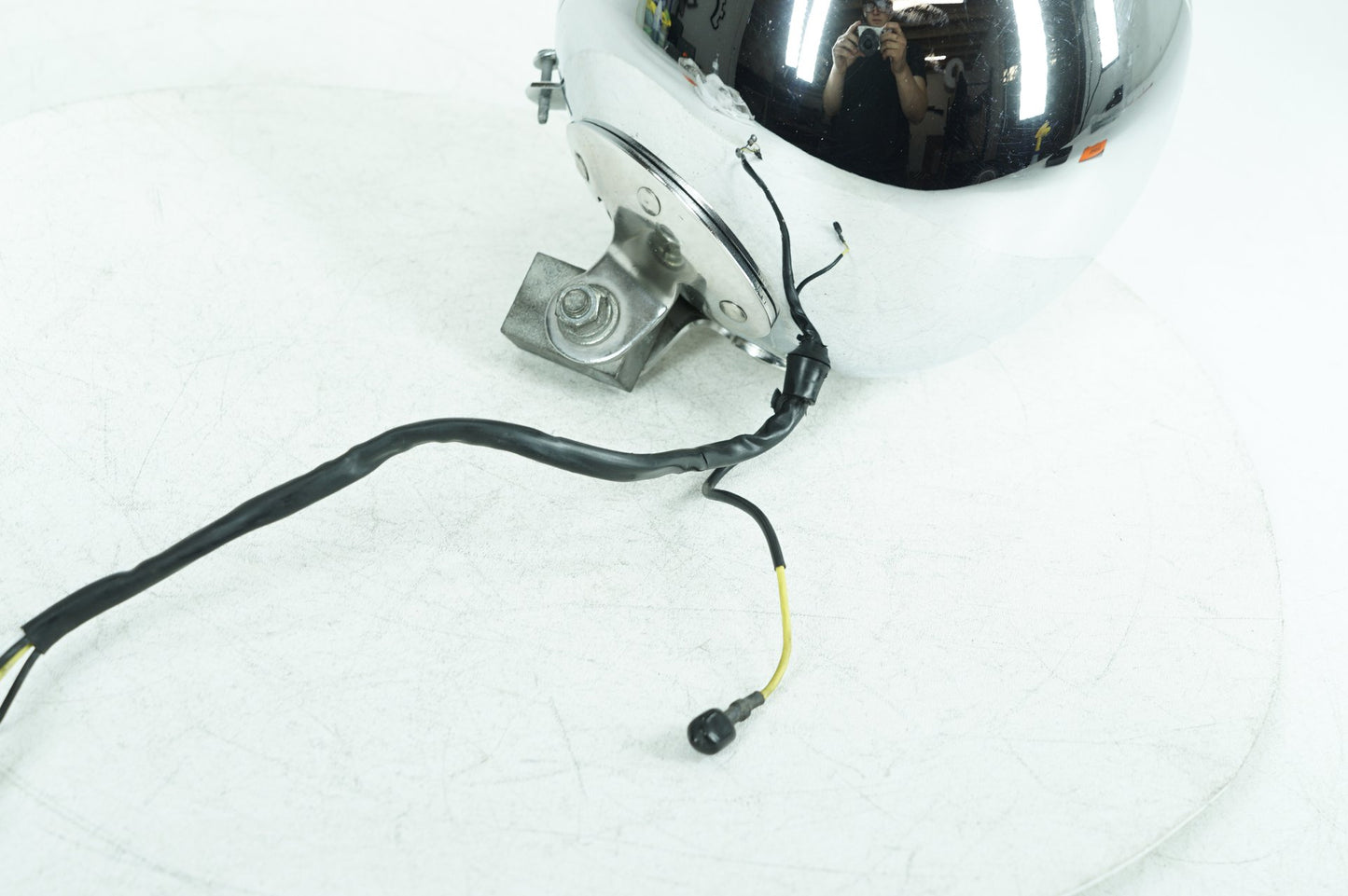 1999 - 2006 Harley-Davidson Softail Fat Boy Headlight Headlamp Head Lamp Light LED  	69748-05B