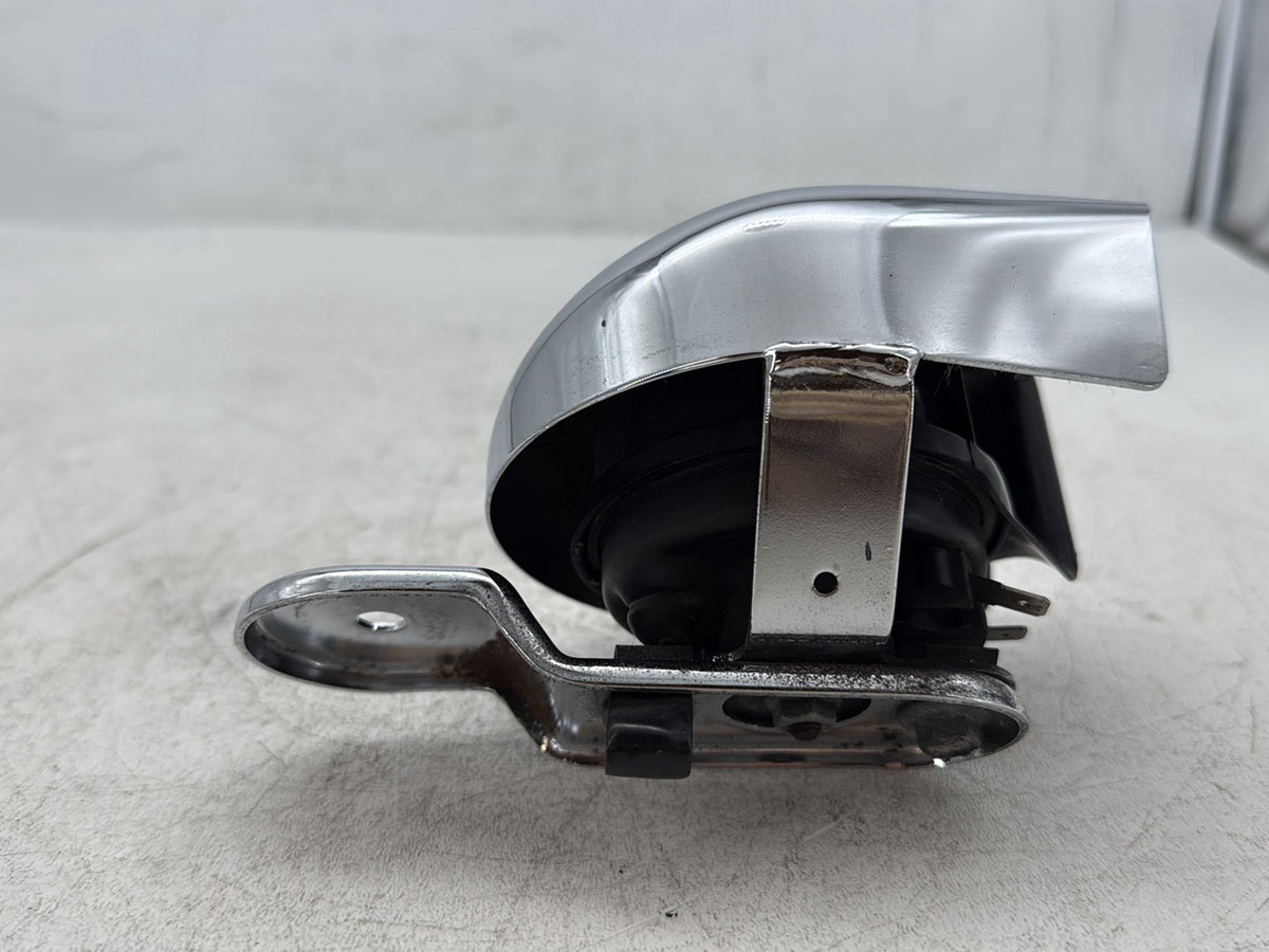 2009 Harley Street Glide Touring FLHX OEM Horn Signal Klaxon Chrome Cover