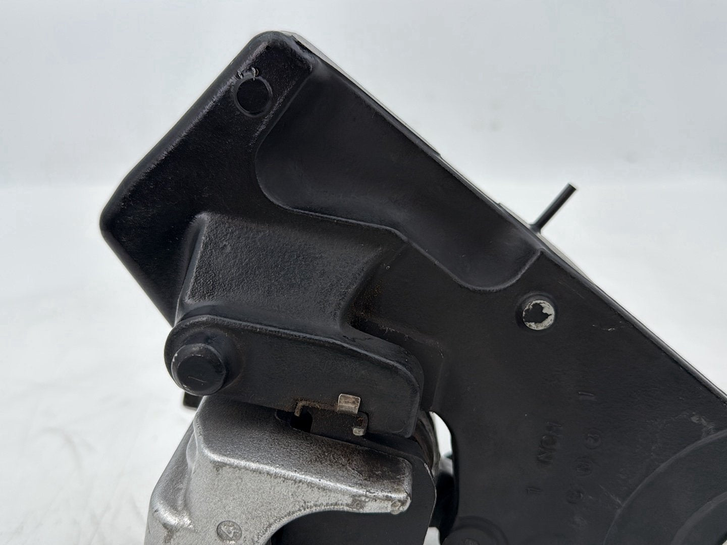 2004 - 2013 Harley-Davidson Sportster 1200 Custom Rear Back Brake Caliper w/ Bracket 40968-05
