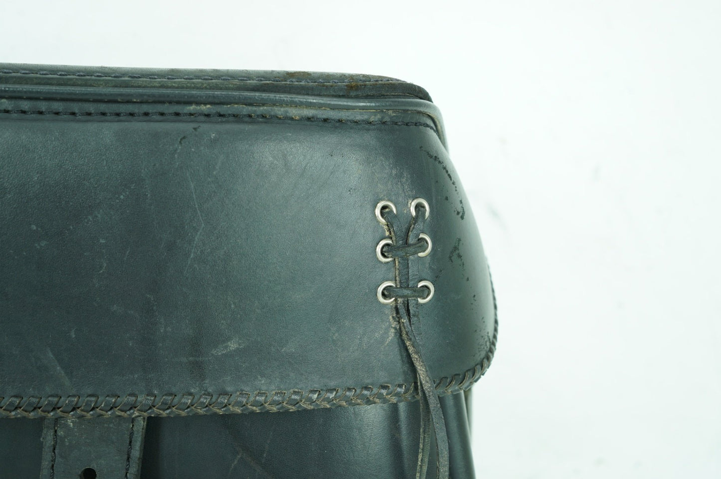 1999 - 2006 Harley-Davidson Softail Fat Boy Rear Right 1 Saddlebag Luggage Leather Boss Bags