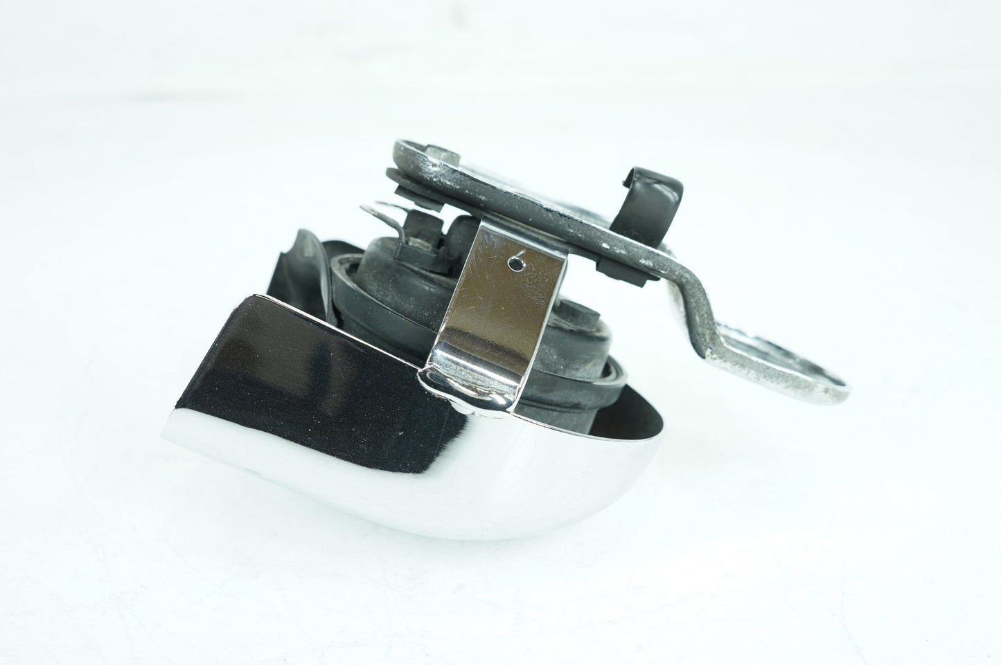 1999 - 2006 Harley-Davidson Dyna Street Bob Horn Signal Klaxon Chrome Cover 69012-93A