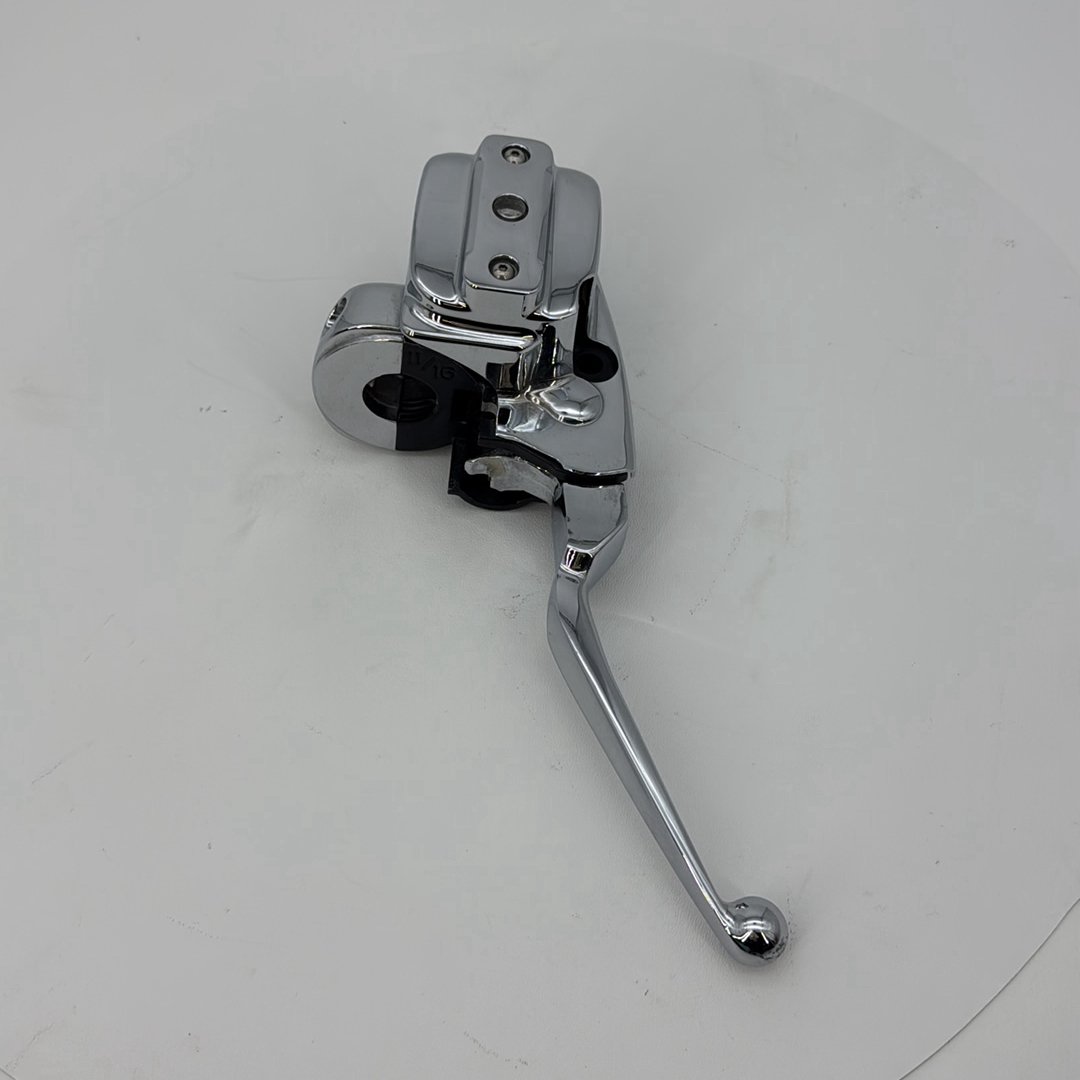 2007 - 2012 Harley-Davidson Touring Street Glide Front Right Brake Lever Master Cylinder  	45105-05A