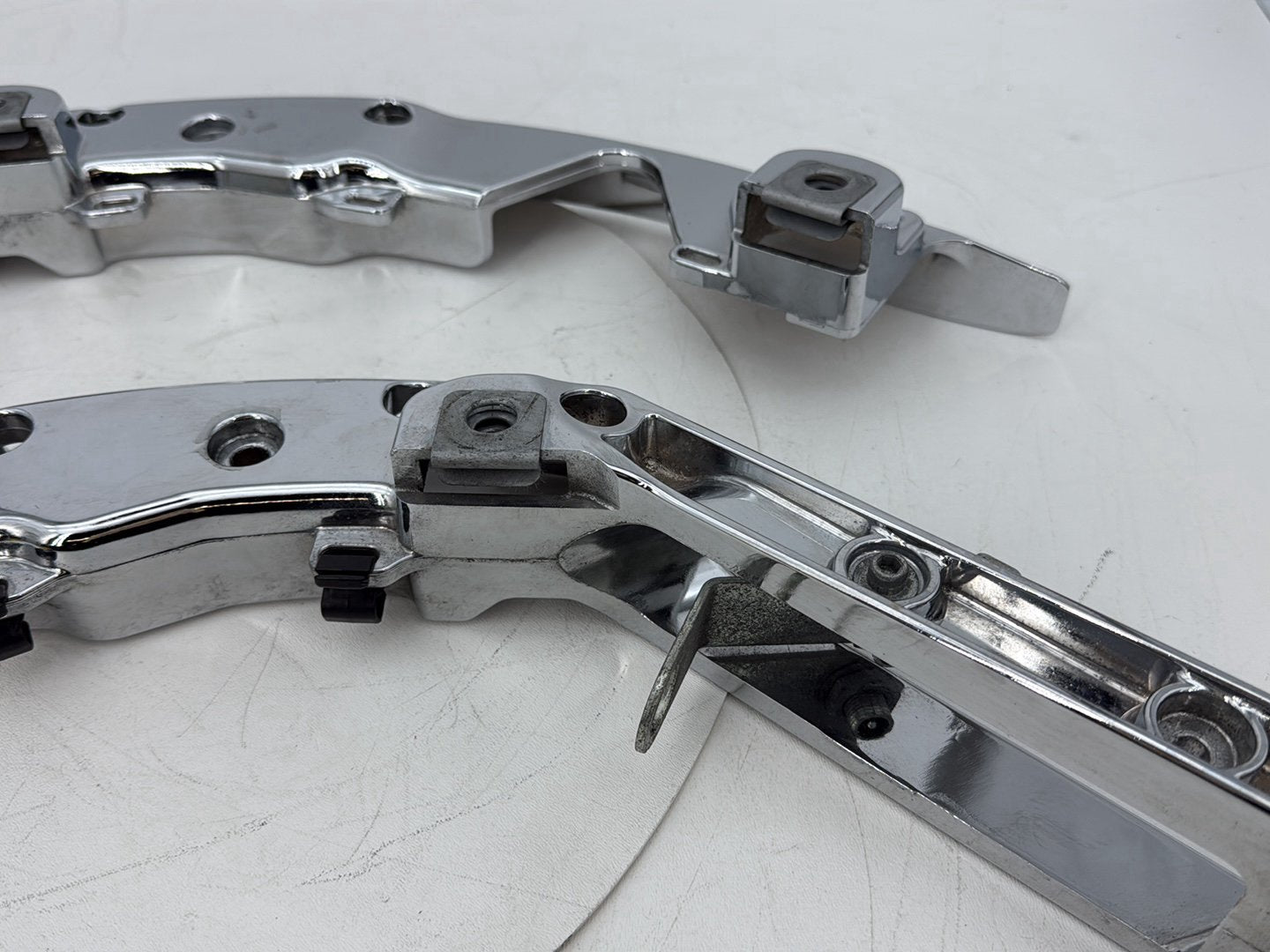 2019 - 2023 Harley-Davidson Touring Street Glide Left Right Saddlebag Fender Struts Brackets 90200503