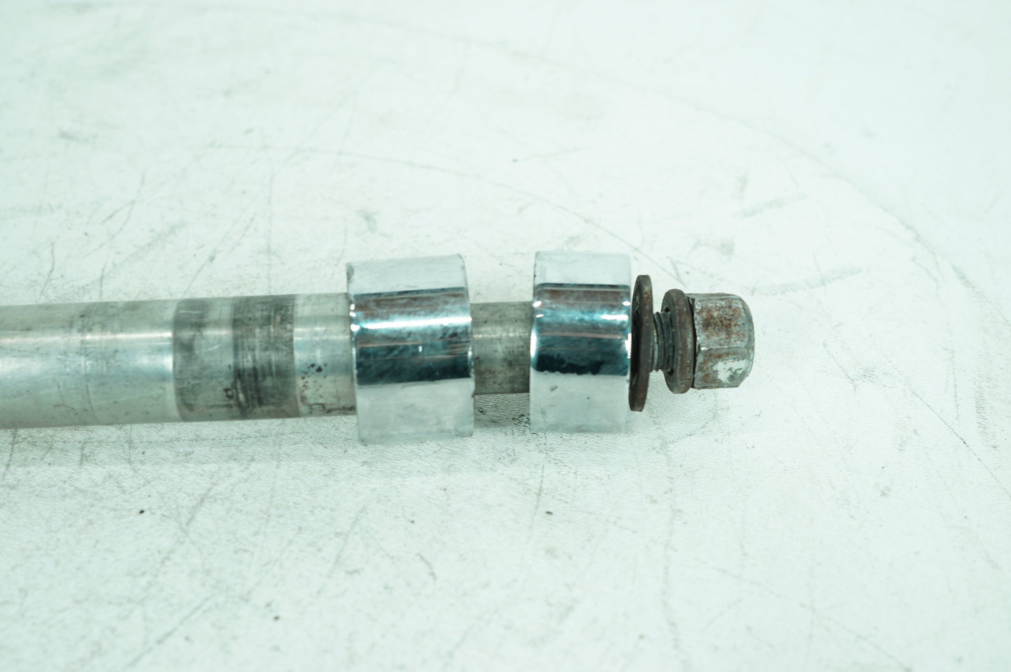 1999 - 2006 Harley-Davidson Touring Road King Police Front Wheel Axle Bolt Shaft 43364-00