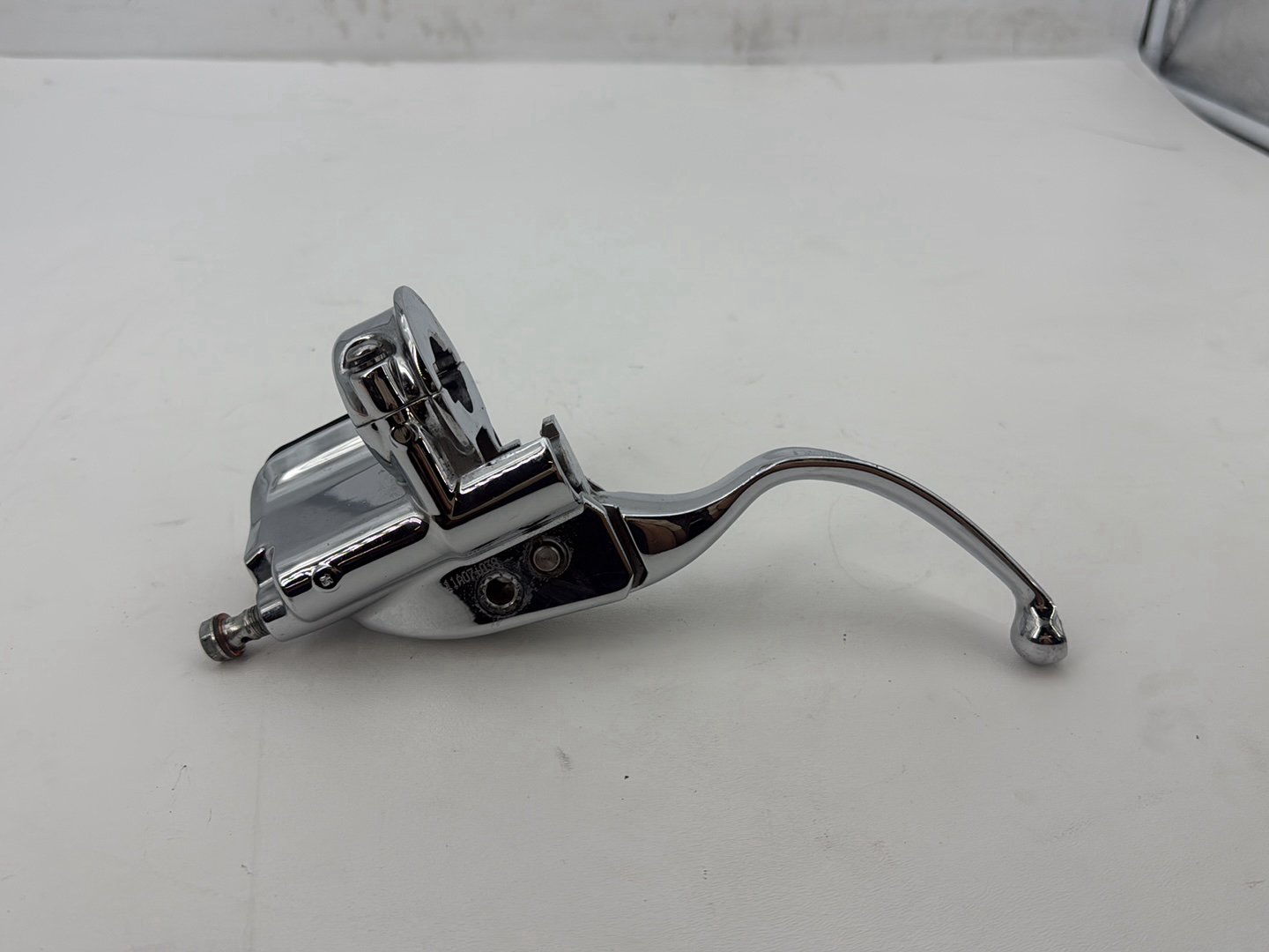 2011 Harley Road King Touring FLHRC Classic OEM Front Right Hand Brake Lever Master Cylinder Reservoir