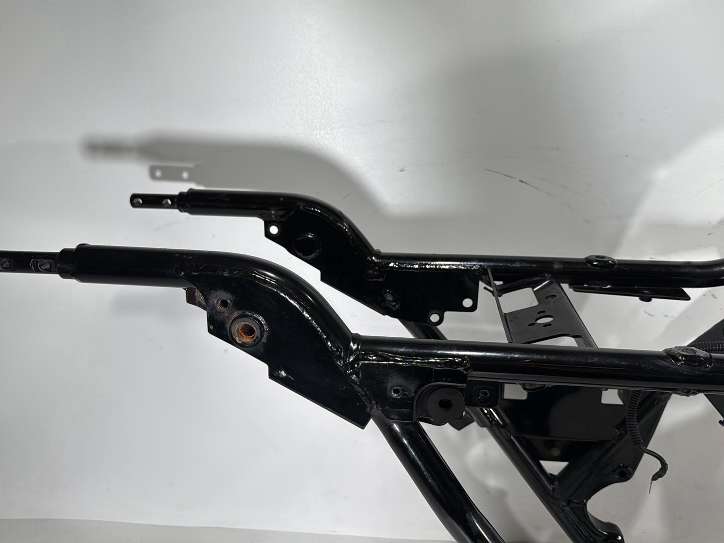 1999 - 2006 Harley-Davidson Touring Electra Glide Classic Body Main Frame Chassis CLN CLR 47900-01