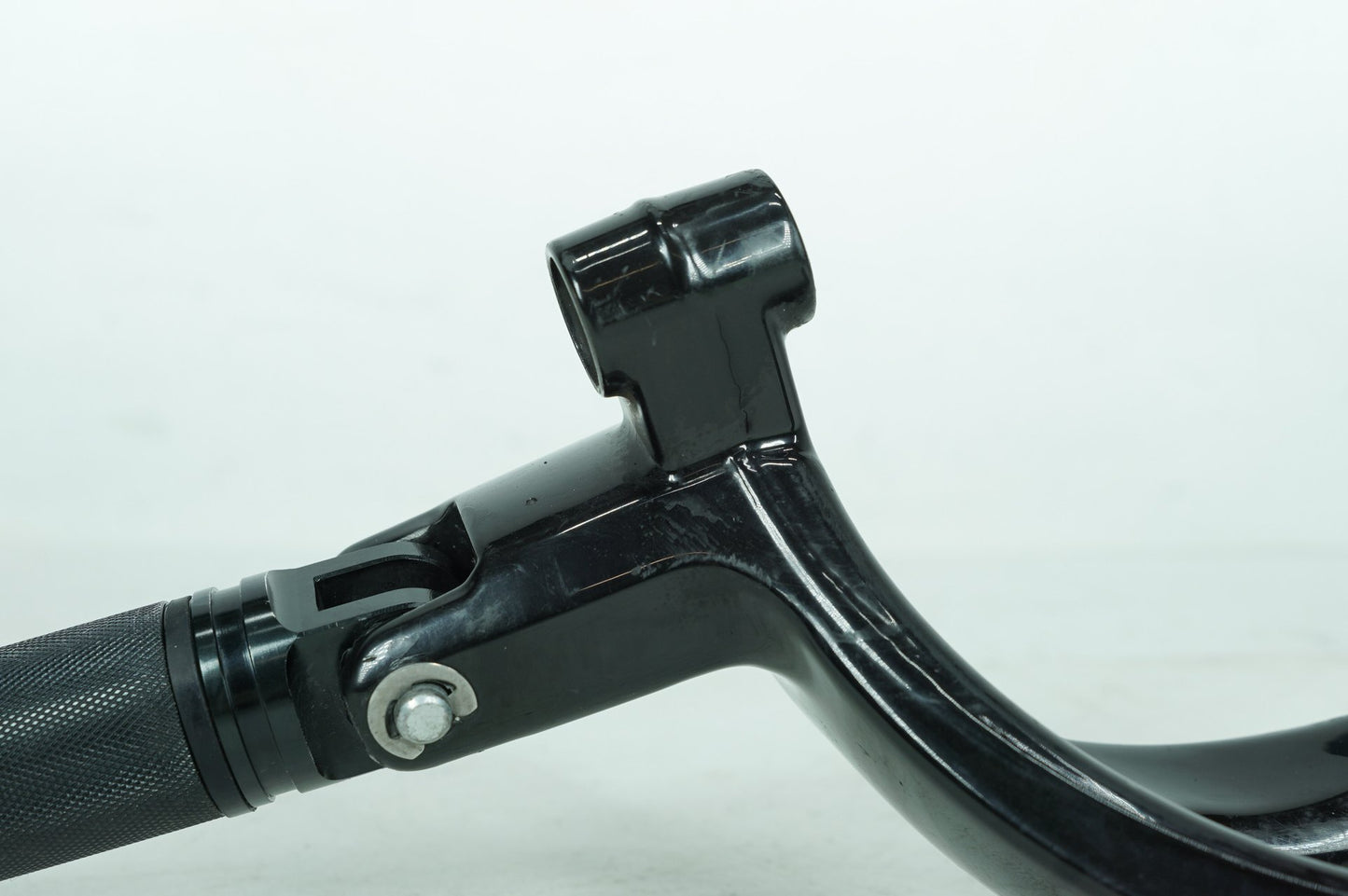 2018 - 2024 Harley-Davidson Softail Sport Glide Left Foot Rest Support Bracket Peg 33600134