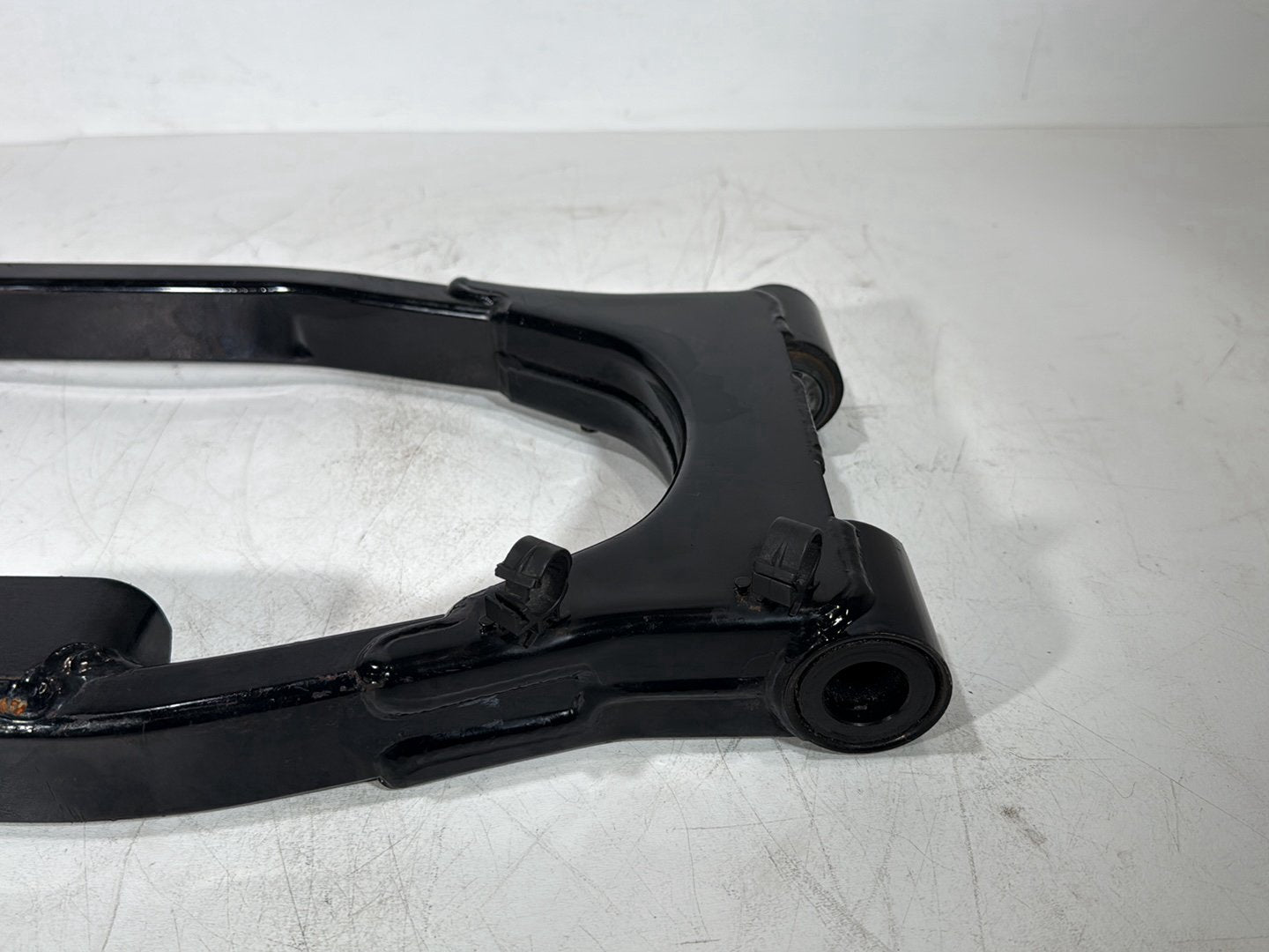 1999 - 2006 Harley-Davidson Touring Road King Police Rear Fork Swingarm Swing Arm  	47549-00