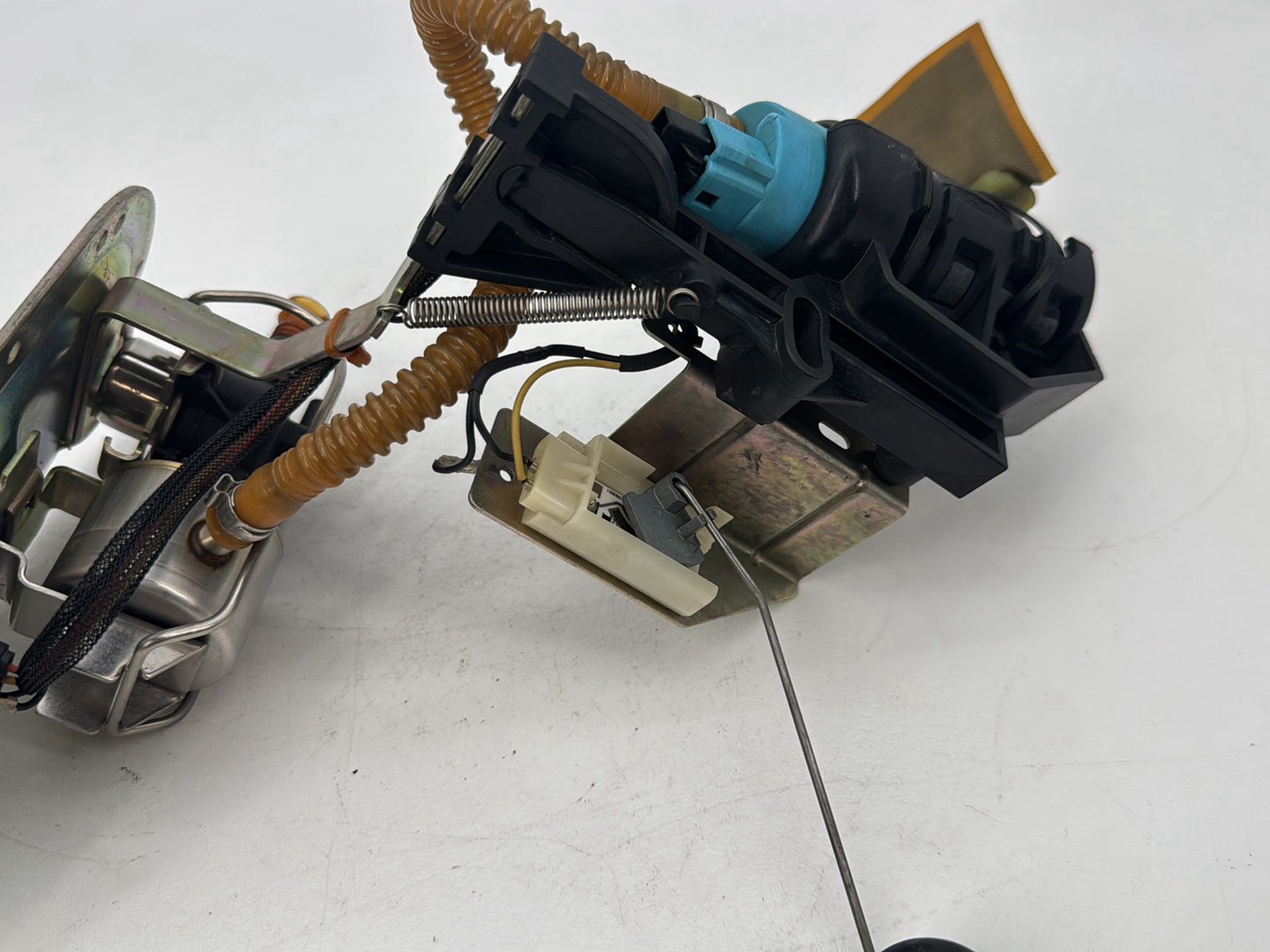 1999 - 2006 Harley-Davidson Touring Road King Custom Fuel Pump Gas Gasoline Petrol Sending 62897-01B