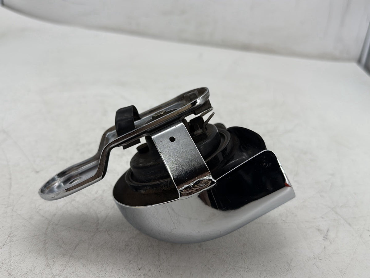2000 Harley Electra Glide Touring Ultra OEM Horn Signal Klaxon Chrome Cover