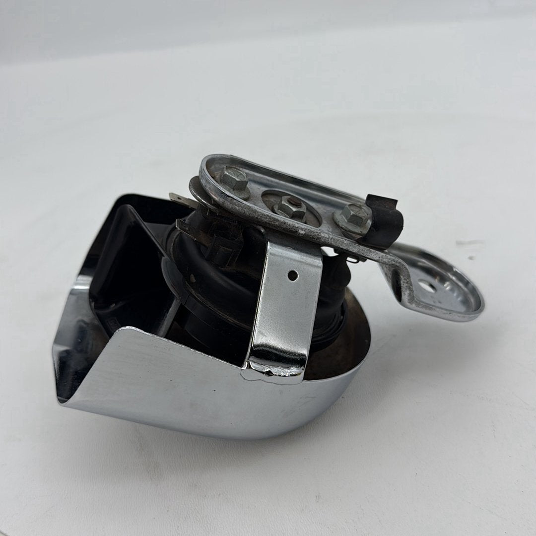 2007 - 2012 Harley-Davidson Dyna Super Glide Horn Signal Klaxon Chrome Cover 69012-93A
