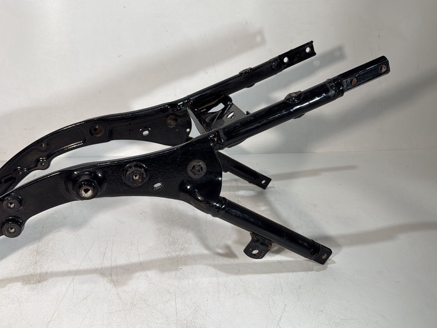 2008 - 2016 Harley-Davidson Touring Electra Glide Ultra Rear Sub Frame Subframe Tail Rail 	48079-09BHP