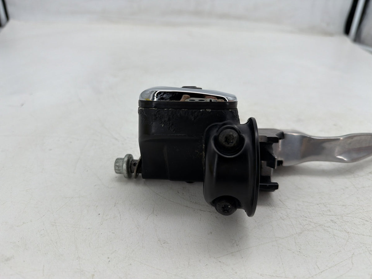 2006 Harley Softail Deuce FXSTDI OEM Front Right Brake Lever Master Cylinder