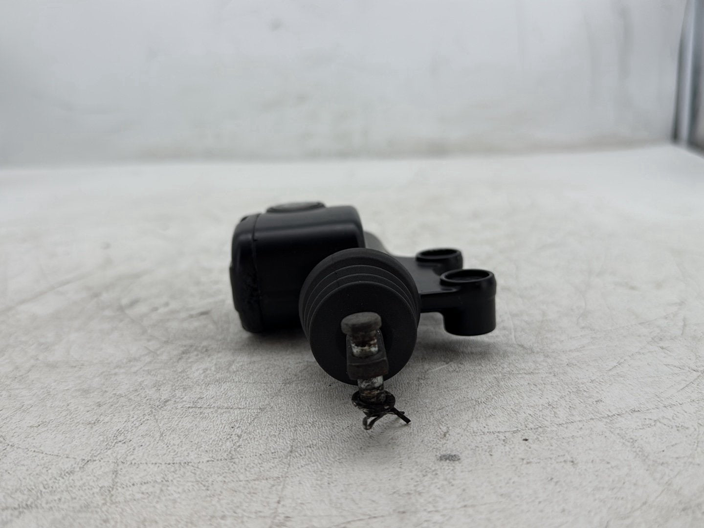 2009 Harley Street Glide Touring FLHX OEM Rear Brake Master Cylinder Reservoir