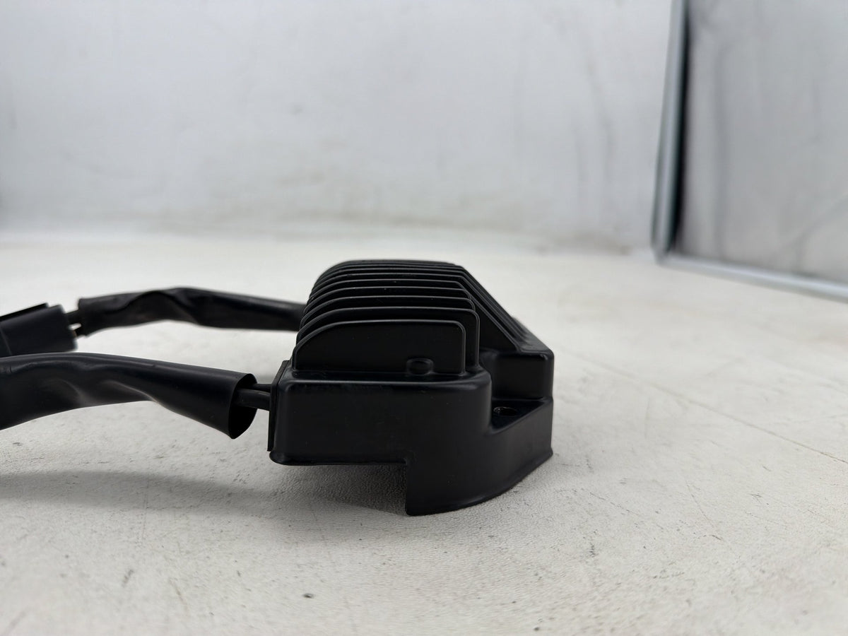 2005 Harley Dyna Wide Glide FXDWG OEM Voltage Regulator Rectifier