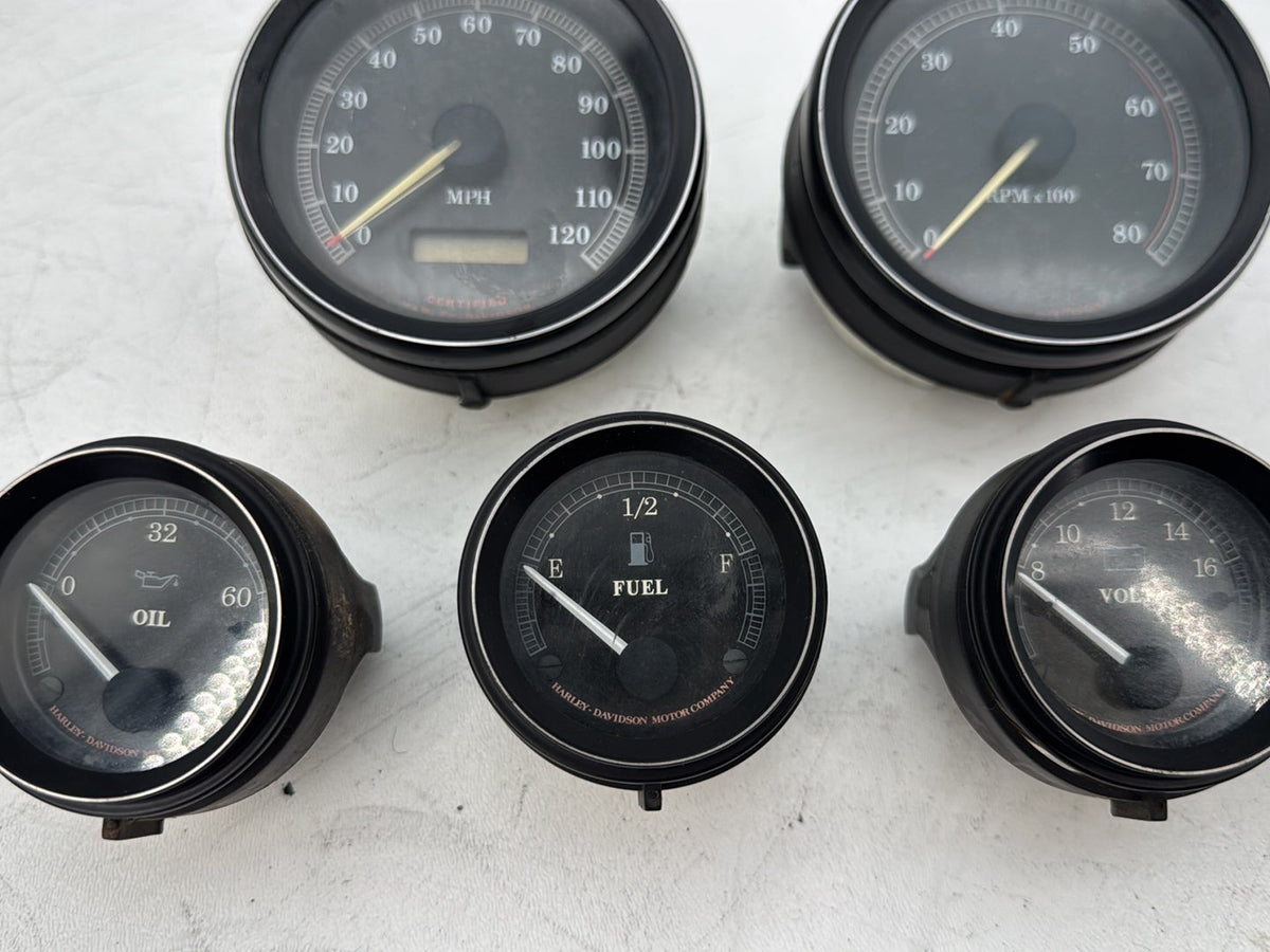 1999 - 2006 Harley-Davidson Touring Electra Glide Classic Air Oil Volt Fuel Tacho Speedo Gauges 60677-94A