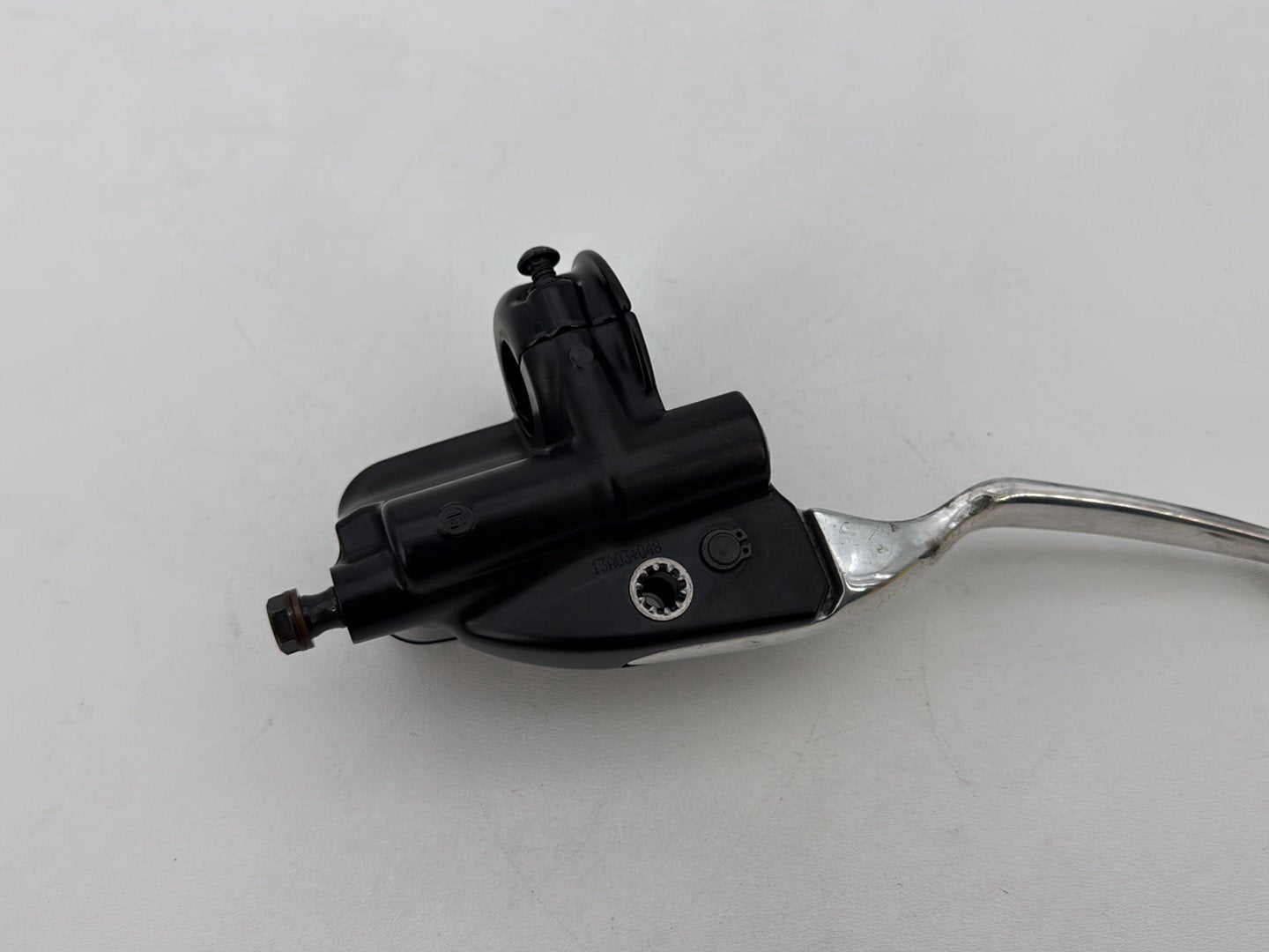 2013 Harley Street Glide Touring FLHX OEM Front Right Brake Lever Master Cylinder