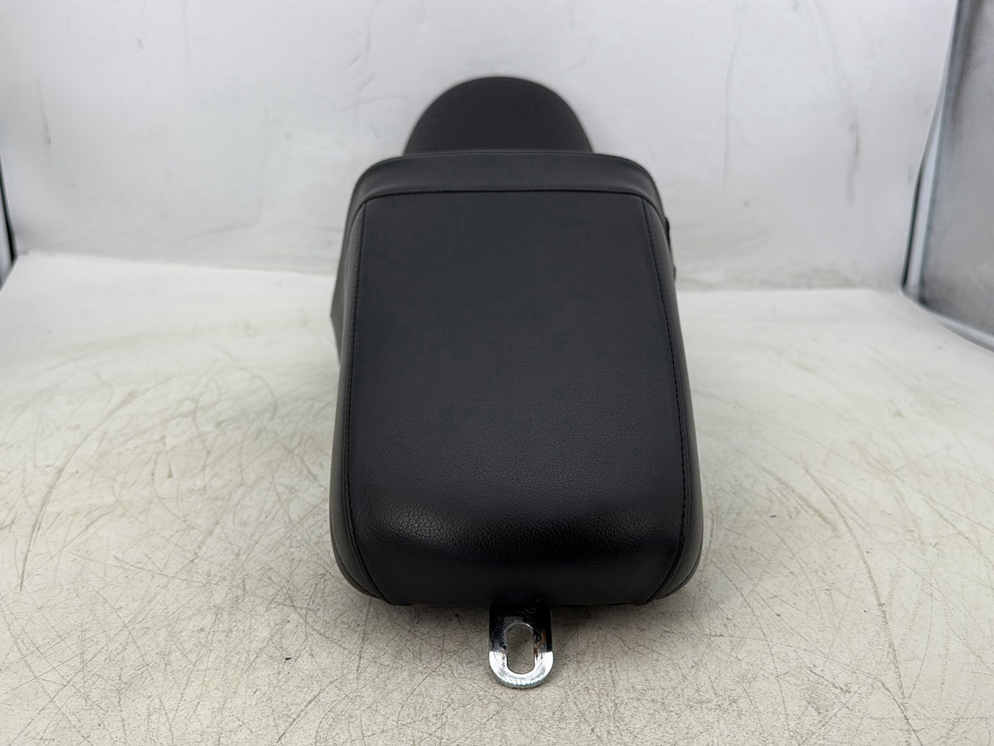 2004 Harley Dyna Super Glide FXDI Passenger Driver Seat Saddle Le Pera Tailwhip