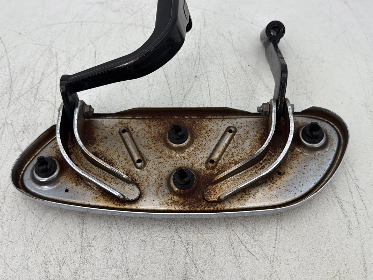 2012 Harley Street Glide Touring FLHX OEM Front Left 1 Brake Caliper