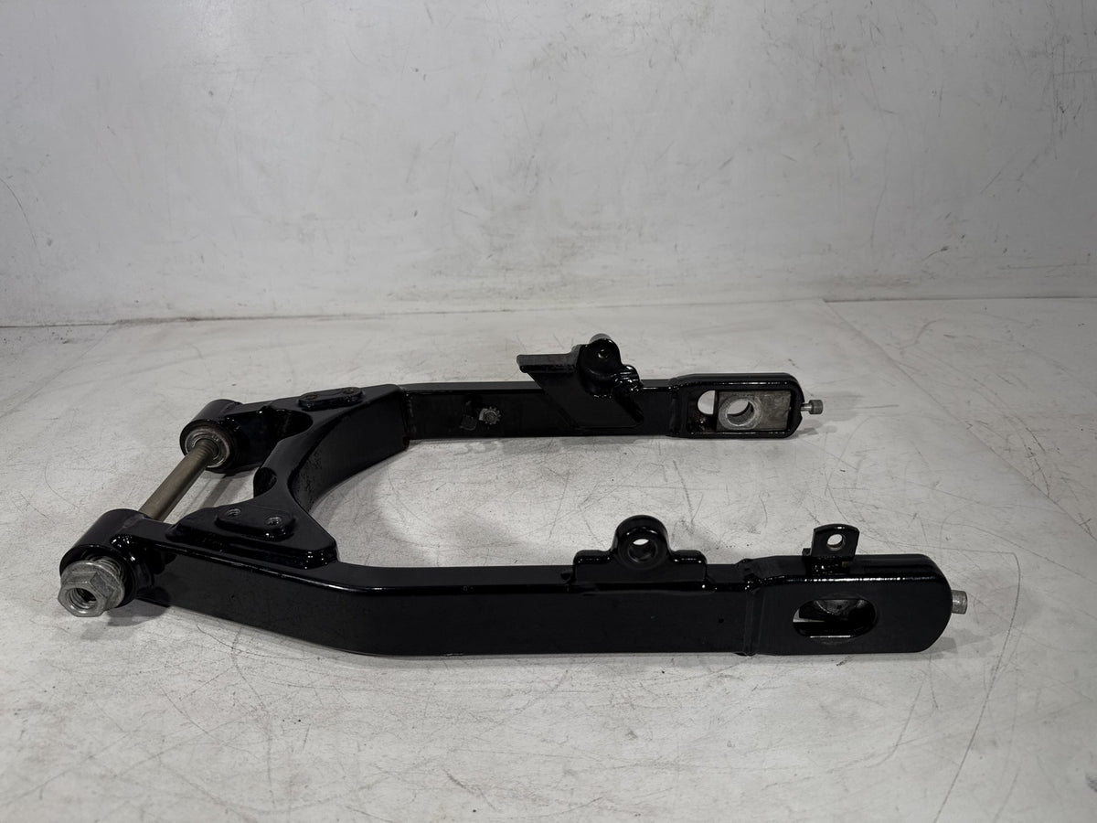 2017 Harley Dyna Street Bob FXDB OEM Rear Fork Swingarm Swing Arm