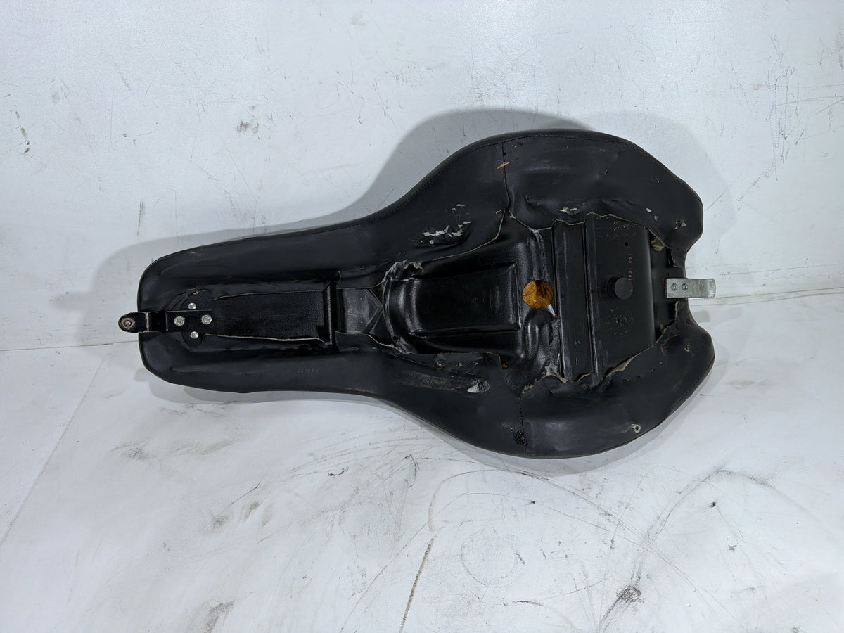2006 Harley Softail Deuce FXSTDI OEM Passenger Rider Driver Seat Saddle * TORN *