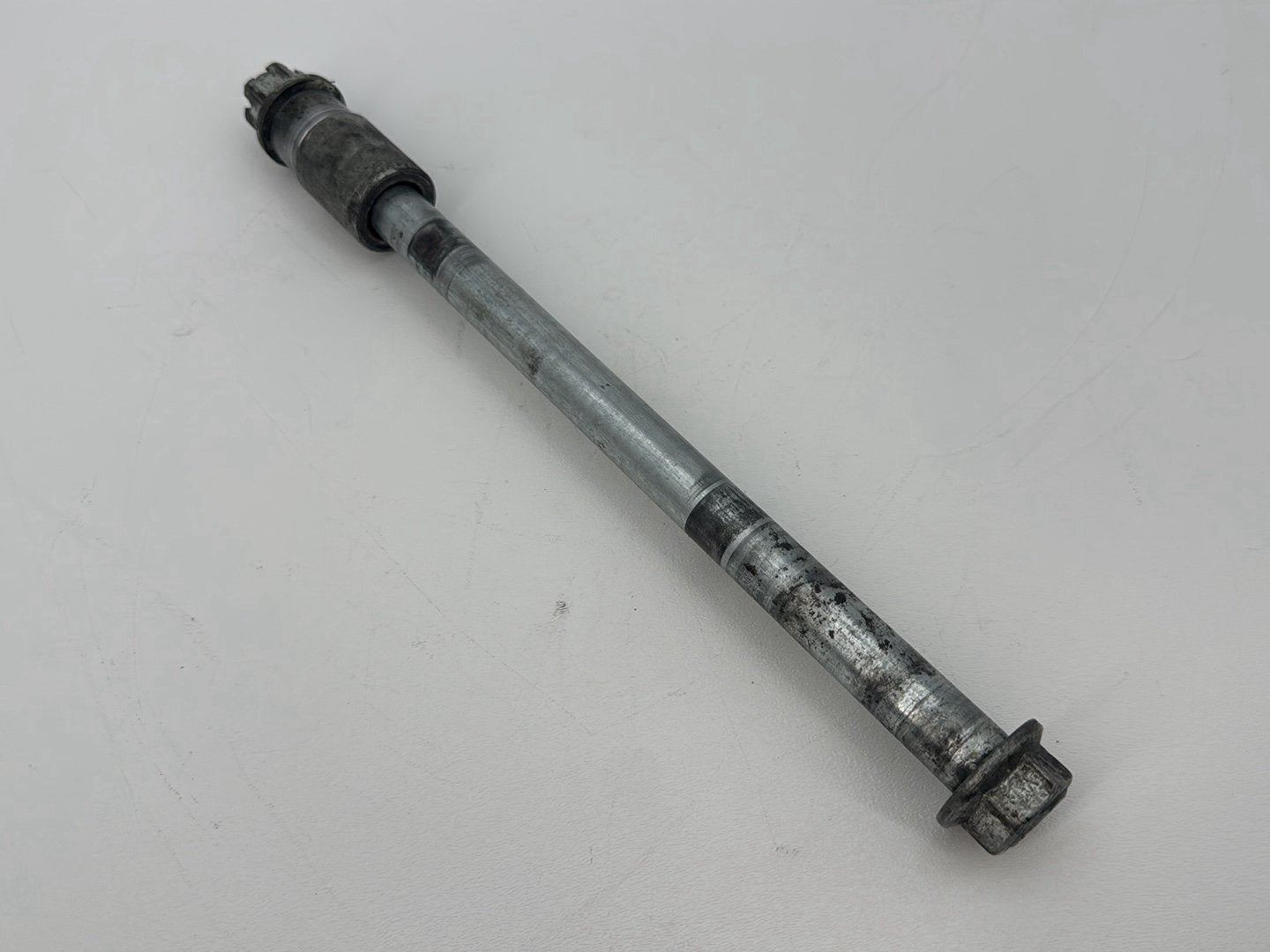 1999 - 2006 Harley-Davidson Dyna Low Rider Rear Wheel Axle Bolt Shaft