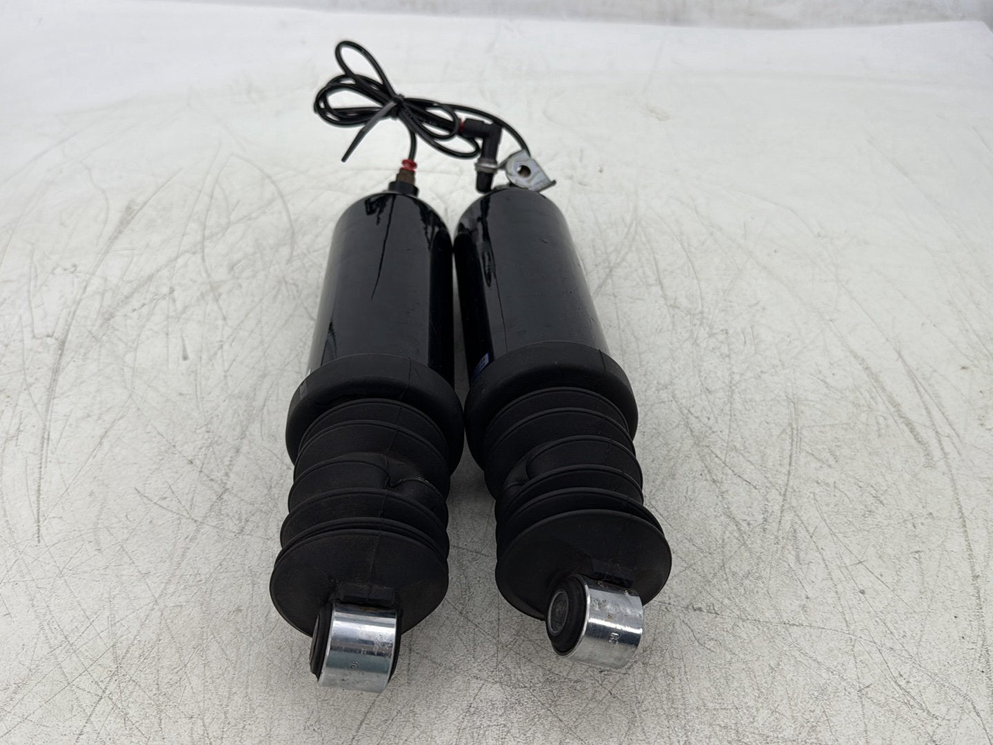 2011 Harley Street Glide Touring FLHX OEM Rear Left Right Shock Absorbers