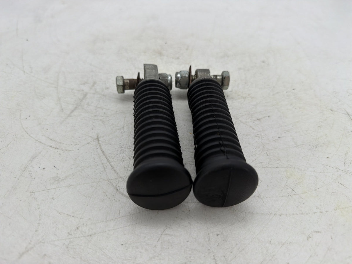 2006 Harley Softail Deuce FXSTDI OEM Left & Right Step Foot Rest Pegs