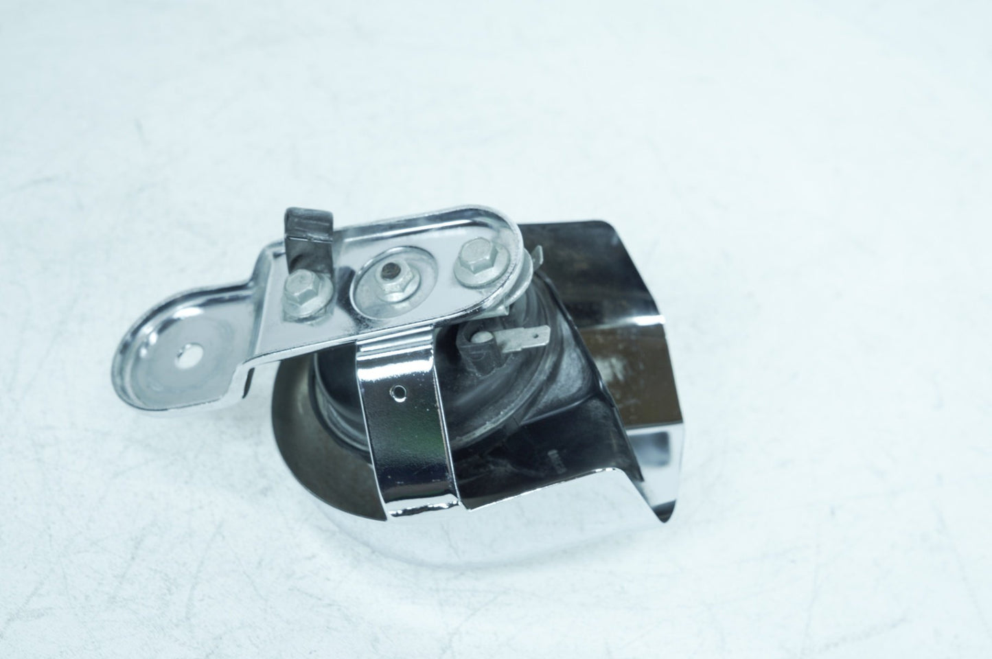 2007 - 2011 Harley-Davidson Touring Electra Ultra Horn Signal Klaxon Chrome Cover 69012-93A