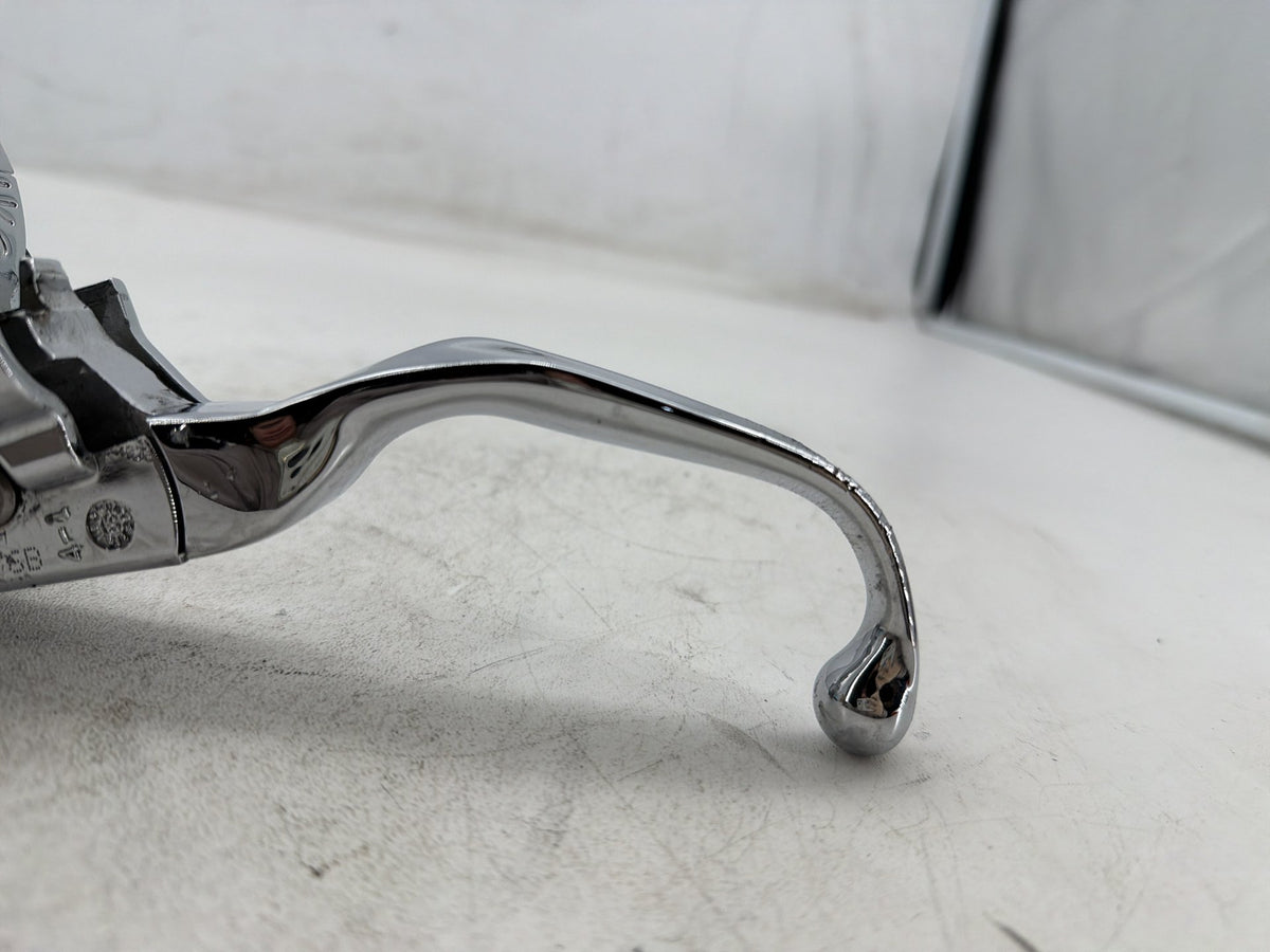 2006 Harley Road King Touring OEM Front Right Brake Lever Master Cylinder CHROME