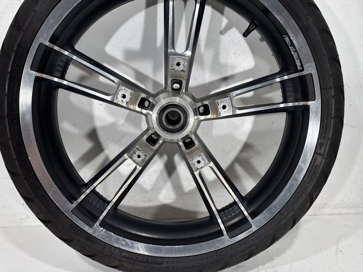 2006 Harley Street Glide Touring FLHX OEM Front Wheel Rim Tire 130/60B19 19"
