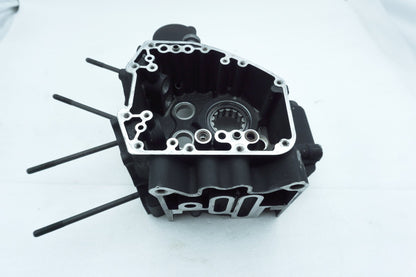 2007 - 2011 Harley-Davidson Touring Street Glide Crankcase Shaft Engine Motor Cover 24653-06