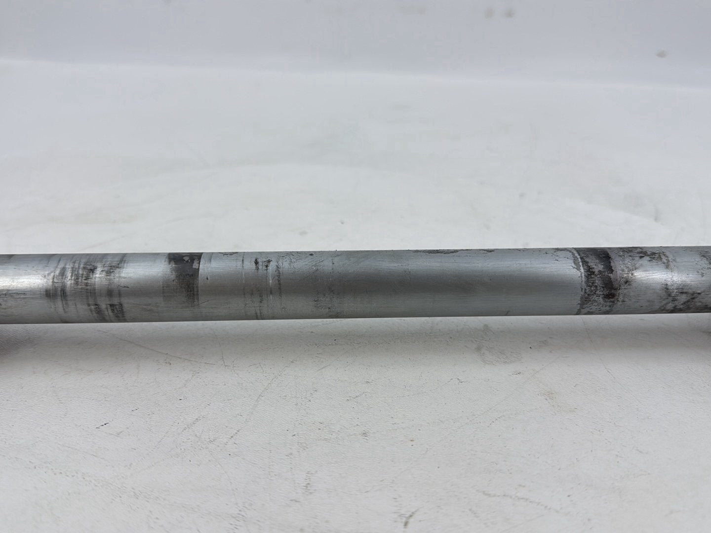 2007 - 2011 Harley-Davidson Touring Electra Glide Ultra Rear Wheel Axle Bolt Shaft 41056-09