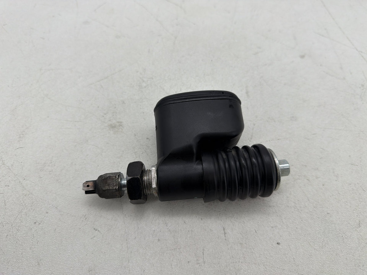 2016 Harley Dyna Fat Bob FXDF 103 OEM Rear Brake Master Cylinder Reservoir ABS