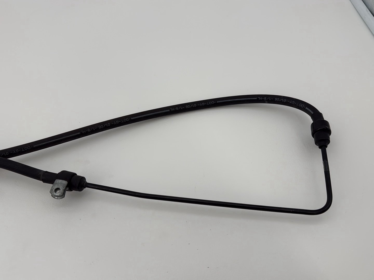 2006 - 2017 Harley-Davidson Dyna Street Bob Front Brake Hose Line Pipe 42728-06