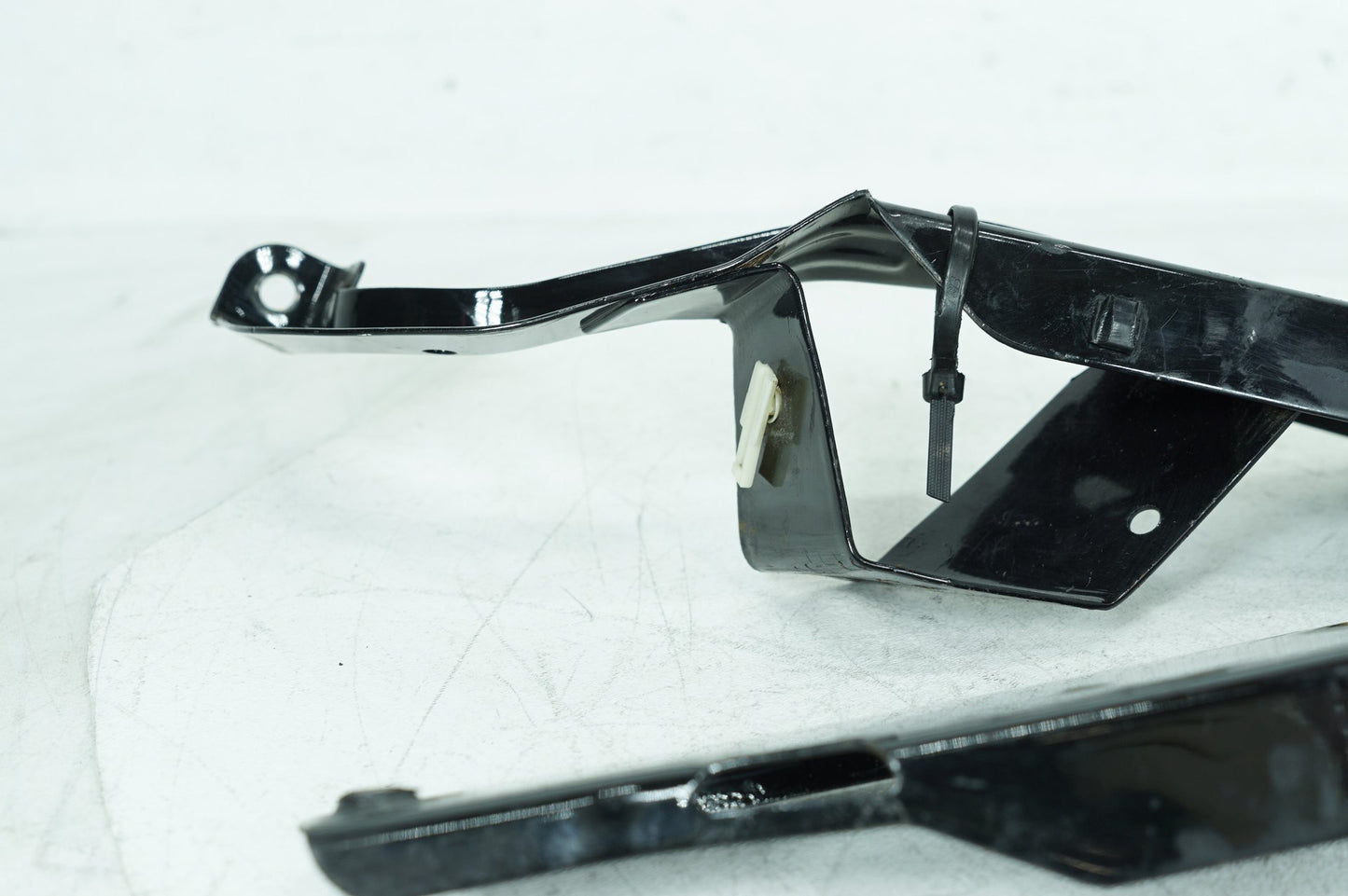 2007 - 2011 Harley-Davidson Touring Street Glide Right Left Fairing Support Brackets 58478-96B