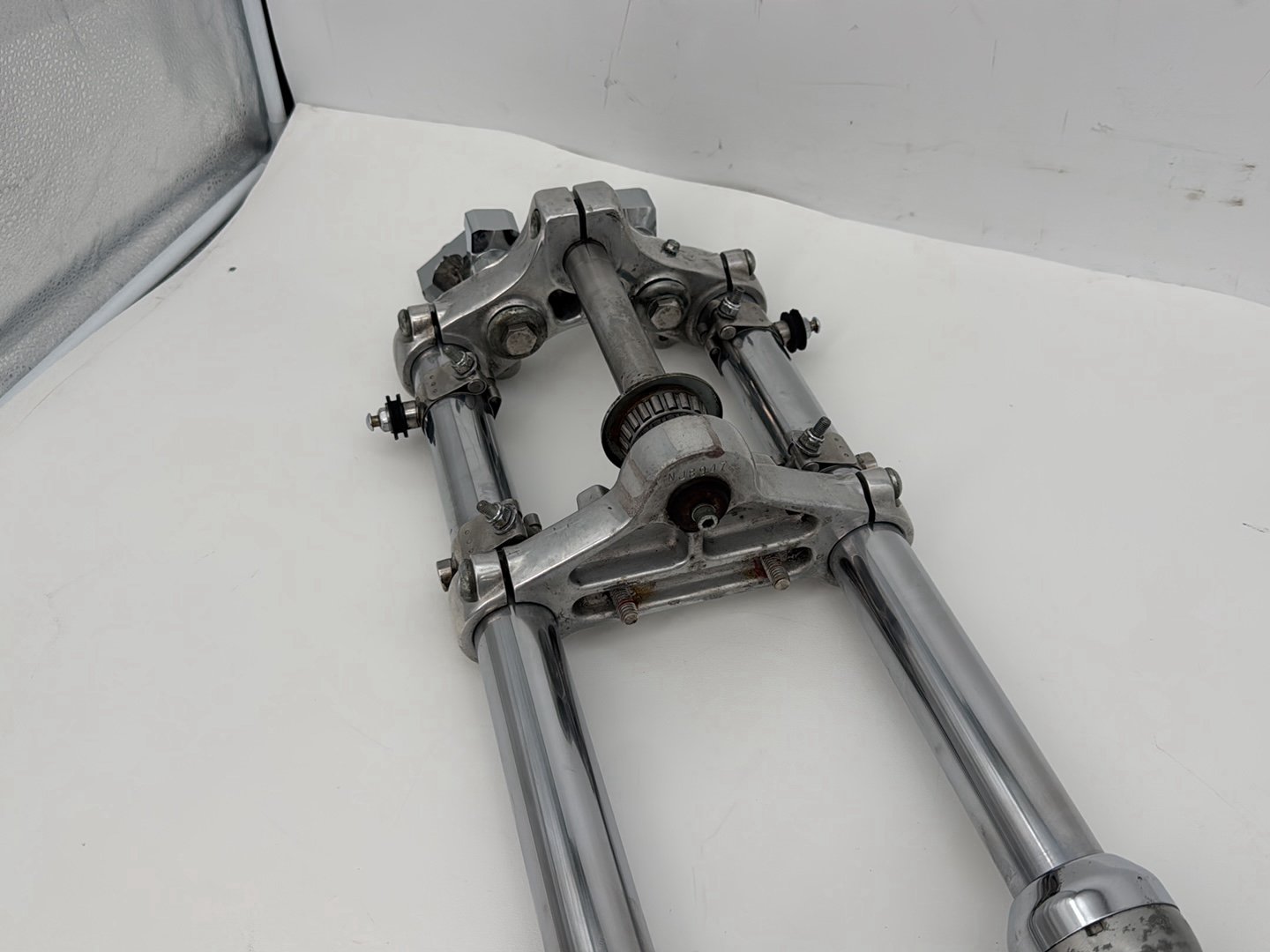 1999 - 2006 Harley-Davidson Dyna Low Rider Front Triple Tree Set & LH RH Fork Legs Sliders Left right front fork legs sliders
